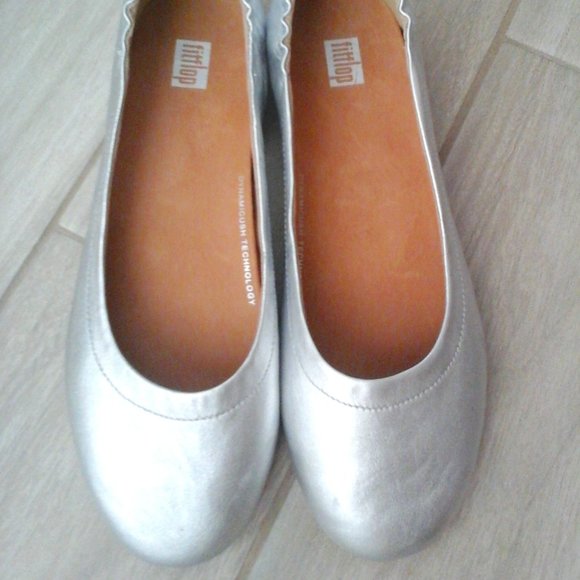 Fitflop Allegro Silver Leather Slip On Ballet Flats. Size 7.5 US (38.5 EU) - Picture 1 of 9